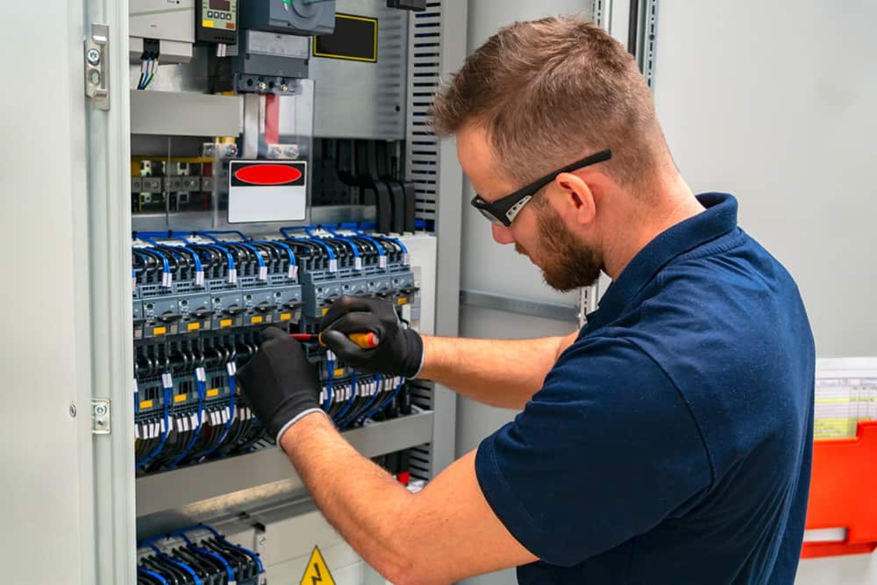 Elektroniker für Energie- und Gebäudetechnik (m/w/d) bei Gebrüder Hofmann Haustechnik GmbH in Nürnberg