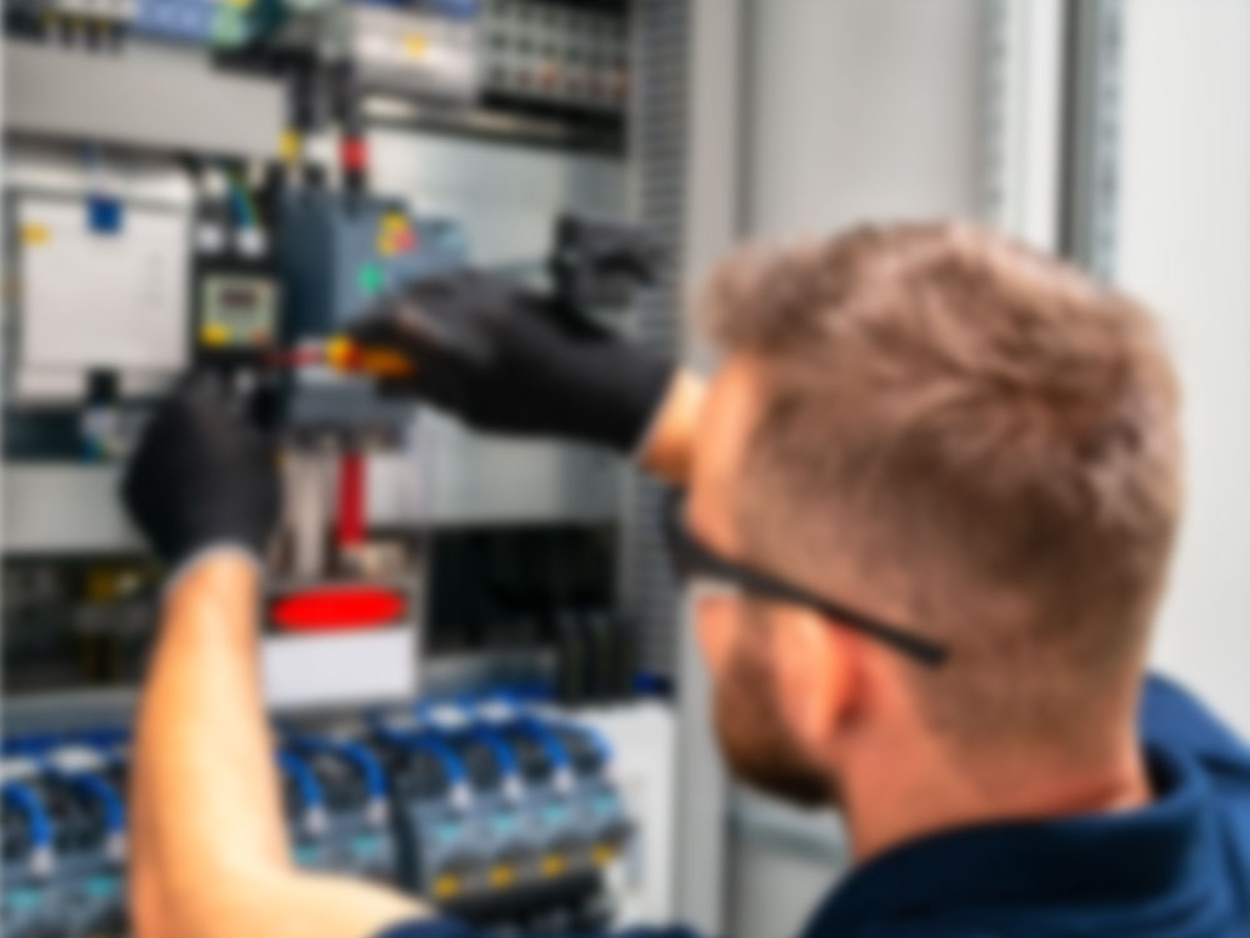 Nieder­spannungs­anlagen bei Gebrüder Hofmann Haustechnik GmbH in Nürnberg